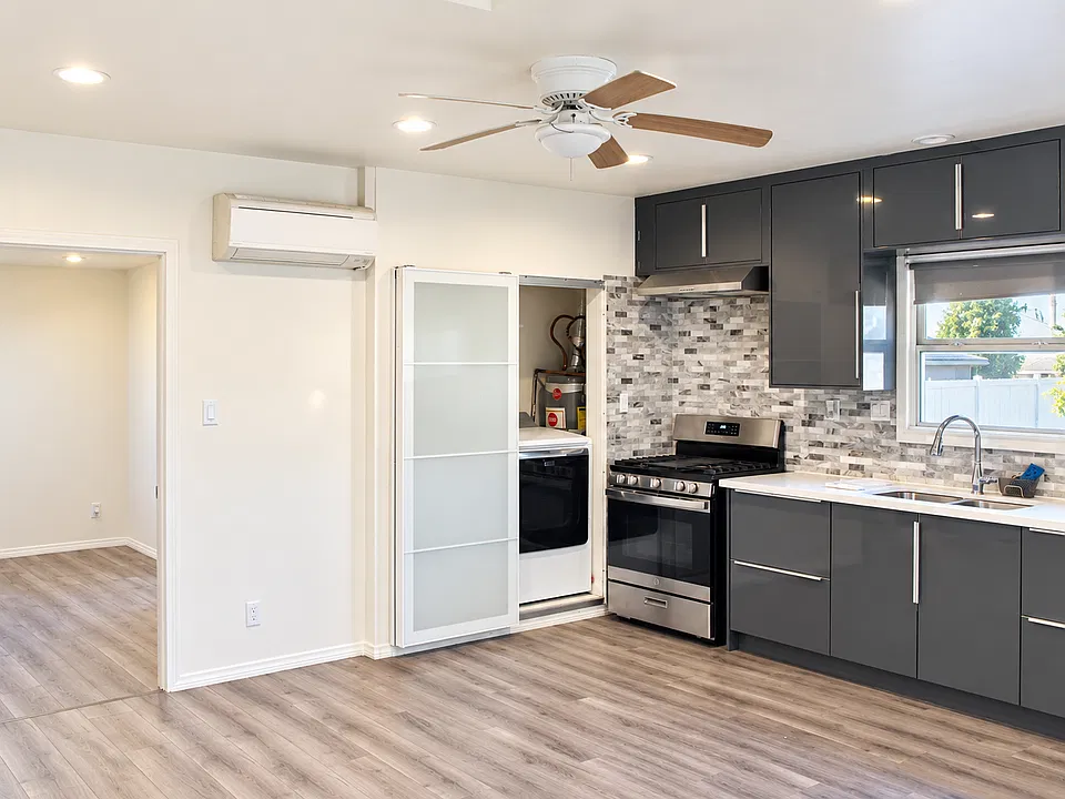 3126 Los Olivos Ln