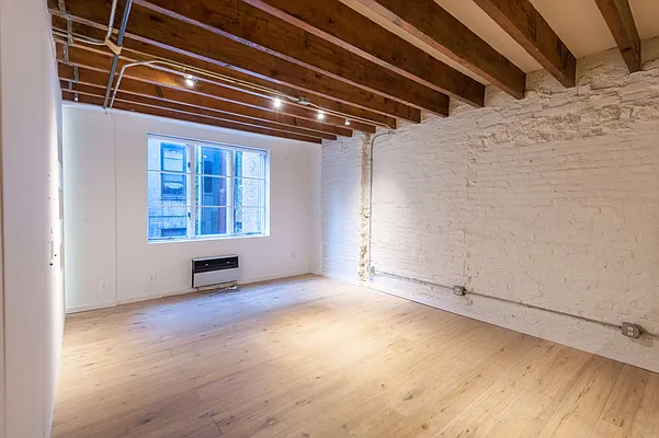 Rented by Solace SMC Inc | media 29