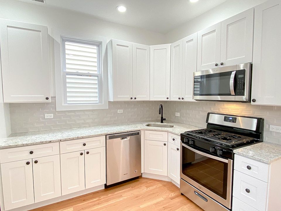 1st image of 3637 N Paulina St #P2