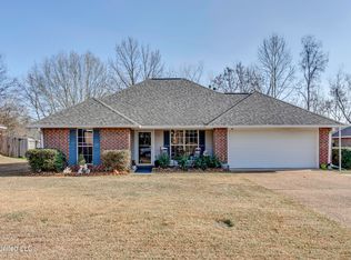 575 Eaglewood Dr, Florence, MS 39073