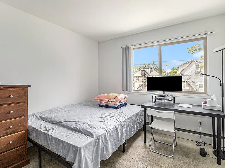1327 Wilmot St #8 — Photo 9