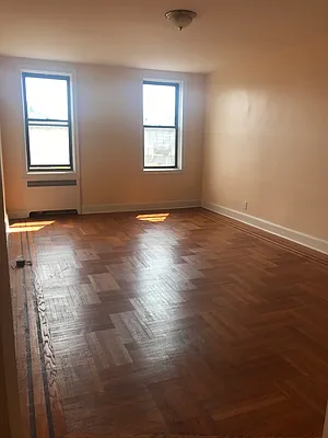 Rented by Grand Group Realty | media 10