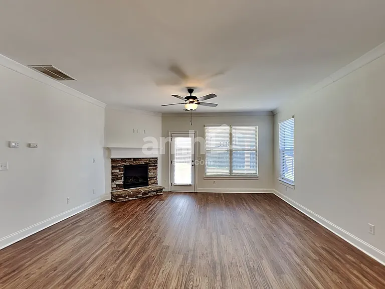 5015 Rialto Way — Photo 5