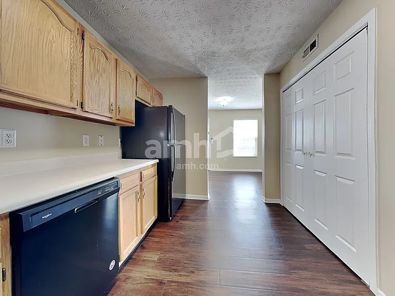 918 Kreider Ct — Photo 4