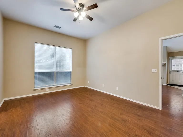 4309 Lone Rock Ct — Photo 10