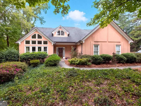 305 Deer Cliff Cv, Lawrenceville, GA 30043