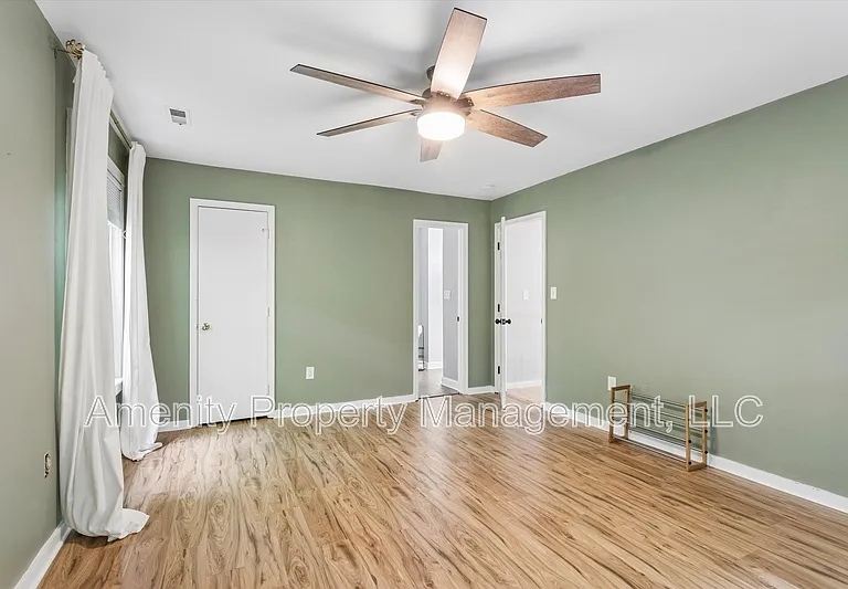 204 Granville Dr — Photo 14