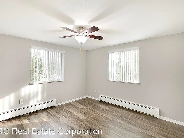 COTTONWOOD APARTMENTS — Photo 42