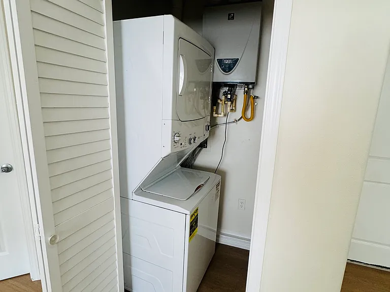 7327 Milwood Ave #103 — Photo 9