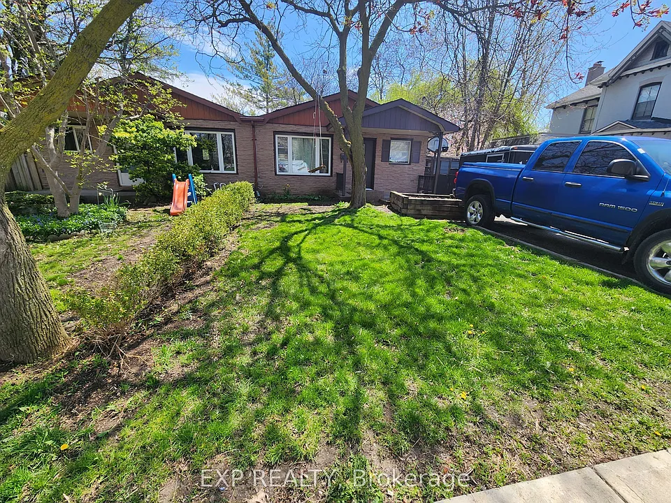 87 Wellington St E #MAIN LEVEL