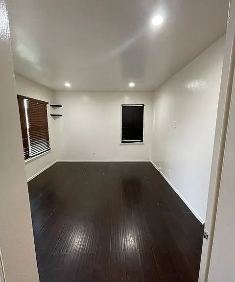 Walnut Ave — Photo 6
