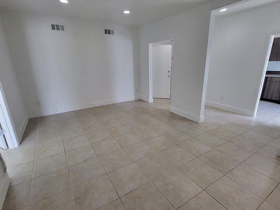 1st image of 2332 NE 2nd Ave #2