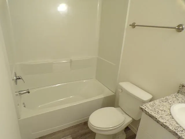 690 Union Ave #4 — Photo 4