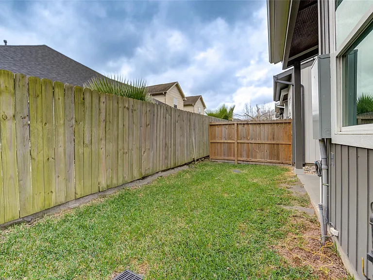 4220 McKinley St — Photo 47
