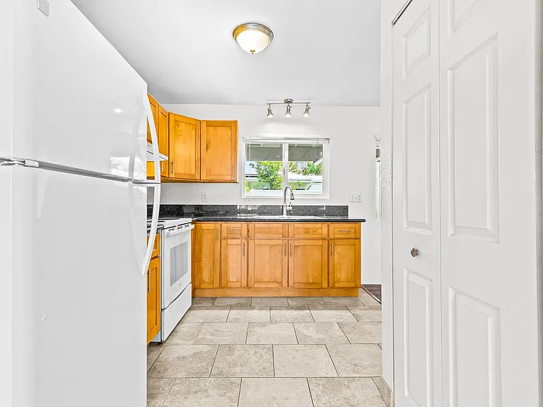 630 Wanaao Rd — Photo 33