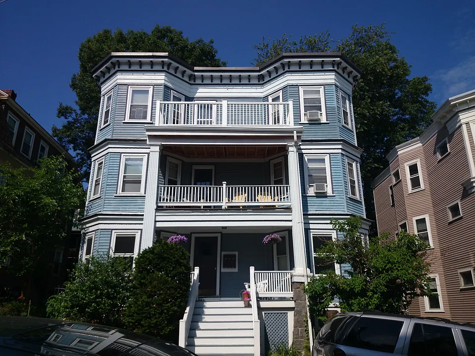 Building Photo 3