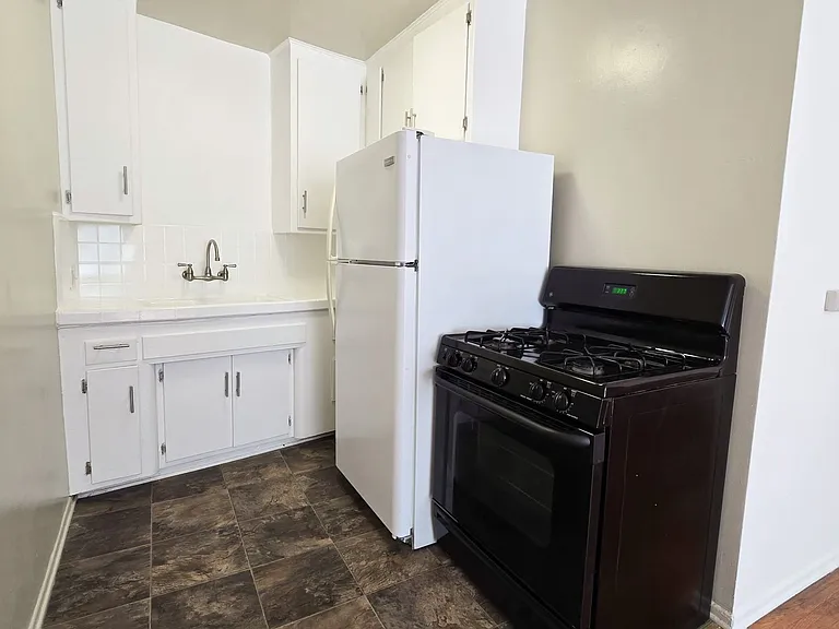 652 Veteran Ave — Photo 68
