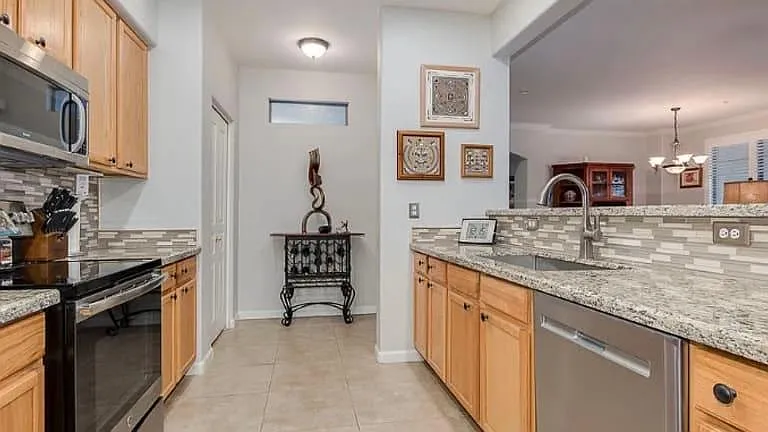 955 E Knox Rd — Photo 7
