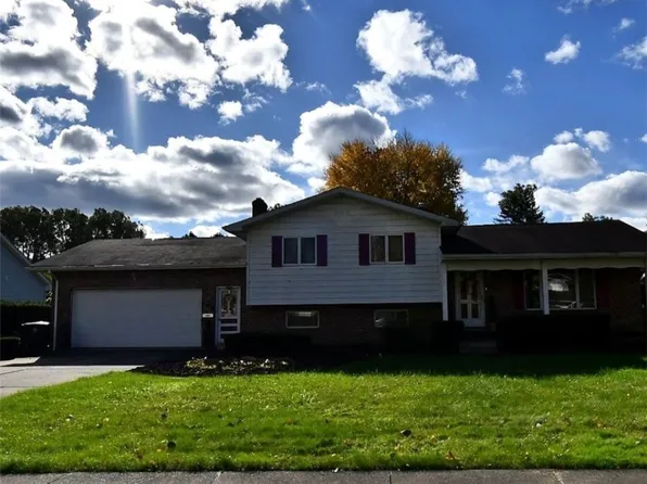 2941 Regal Dr NW, Warren, OH 44485