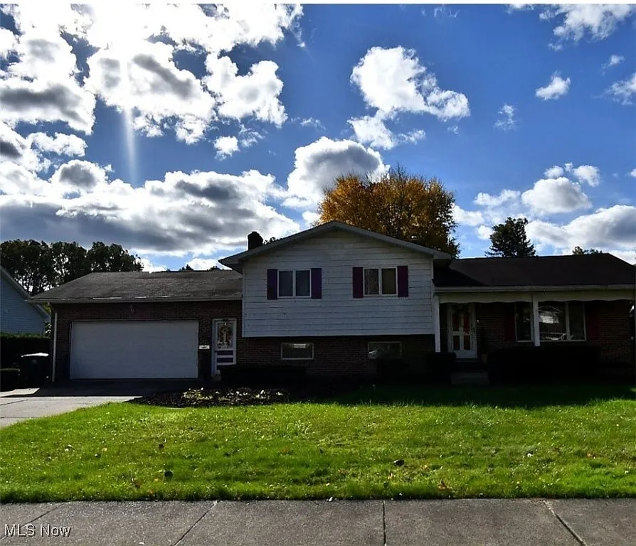 2941 Regal Dr NW photo 1