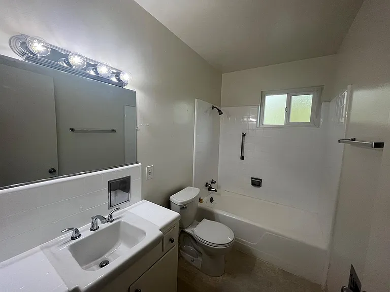 1321 Garden St #B — Photo 3