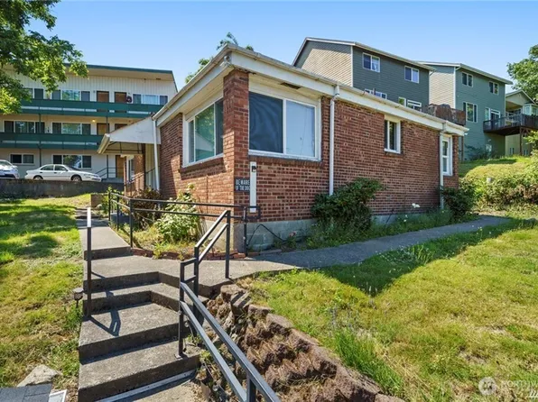 125 Hayes Place SW #1 & 2, Renton, WA 98057