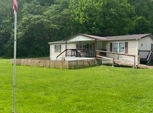 8813 Brounland Rd, Alum Creek, WV 25003