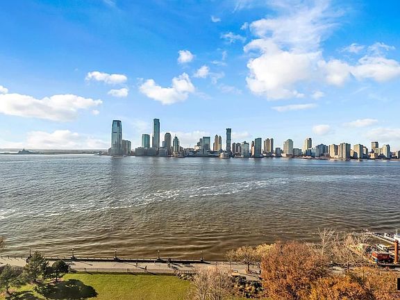 4th image of 20 River Ter APT 15K