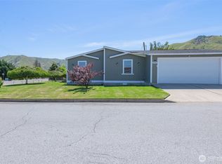 401 Ridgeview Loop Dr, Wenatchee, WA 98801