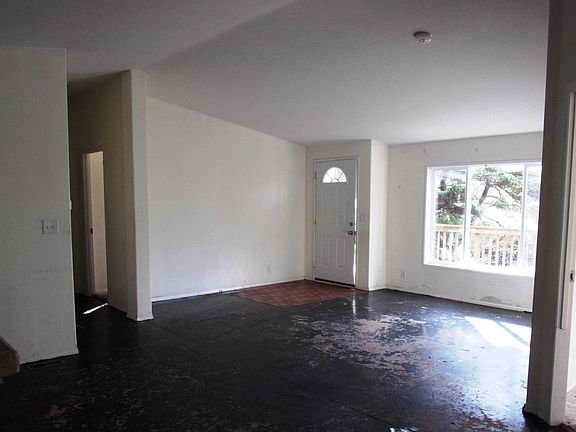 3rd image of 316 W 11th St