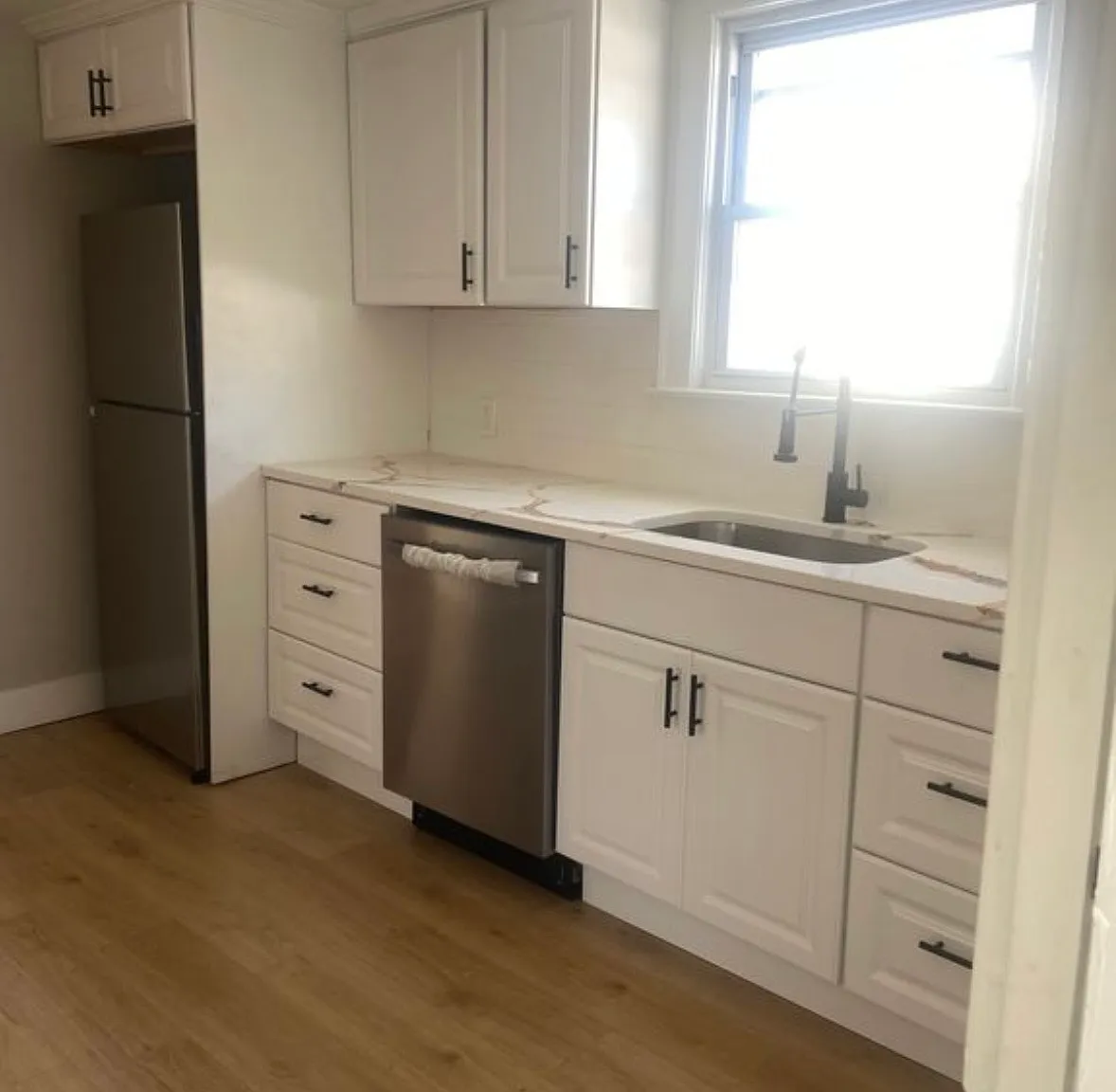 2 bed, 1.0 bath, 850 sqft, $1,800 — Photo 3