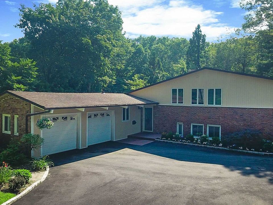 1st image of 10 Split Oak Dr