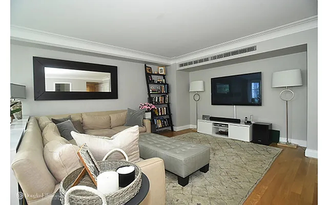 Rented by Douglas Elliman | media 38