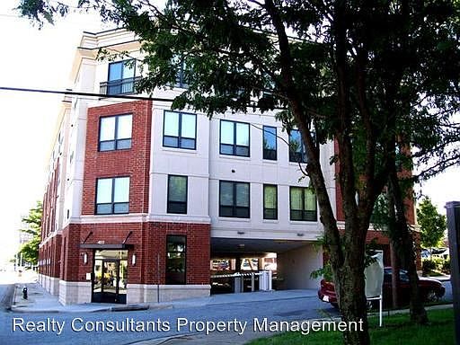 1st image of 411-107 W Washington St