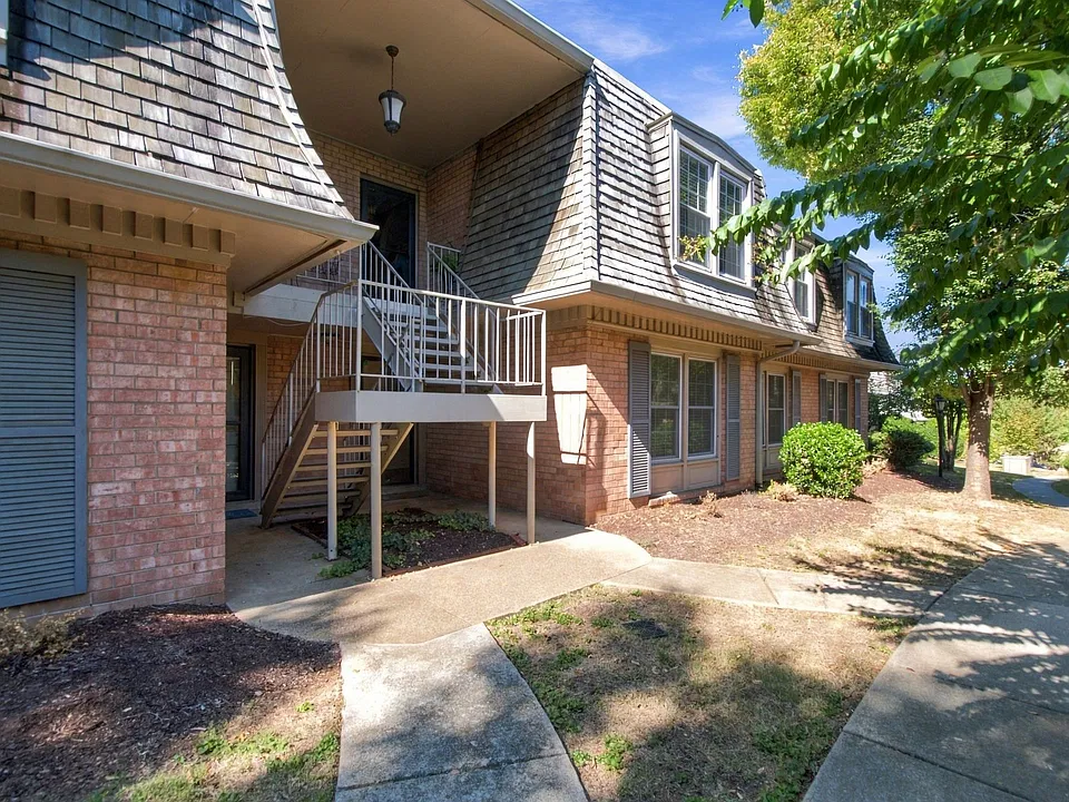 3000 Hillsboro Pike #70