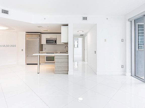 2nd image of 1300 Brickell Bay Dr APT 1902