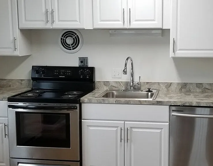 Shoreham Apartments — Photo 2