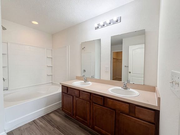 5th image of 8859 Cumbria Ct