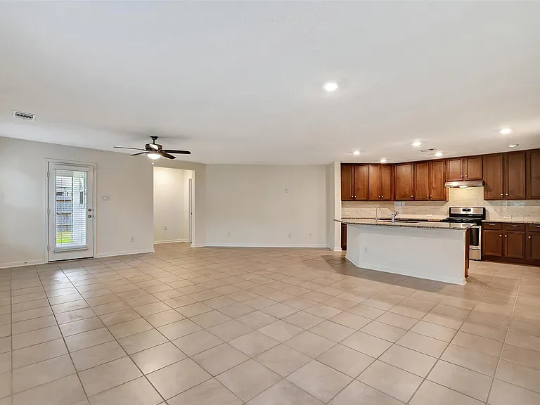 9403 Castillo Ct — Photo 7