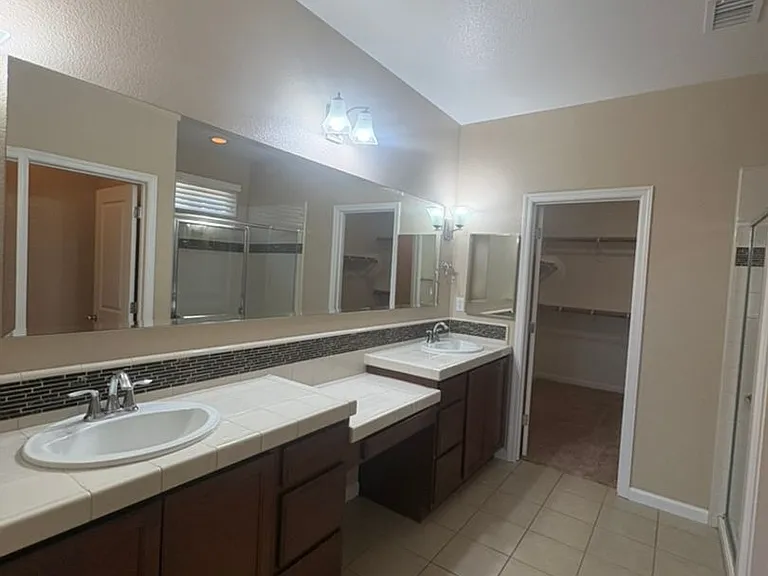2827 Earthstone Dr — Photo 11