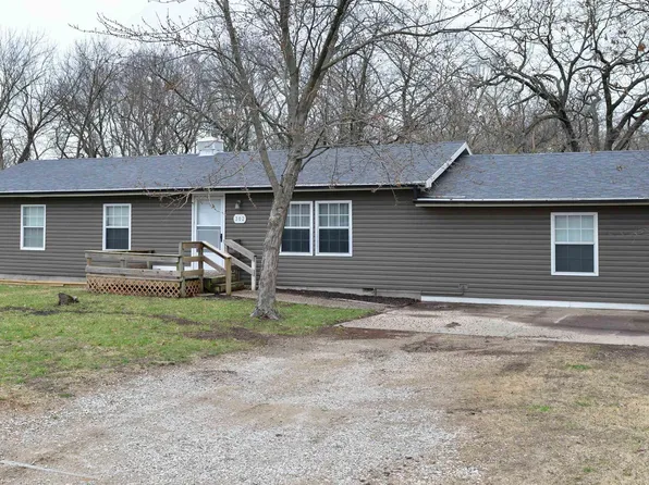 302 7th St, Americus, KS 66835