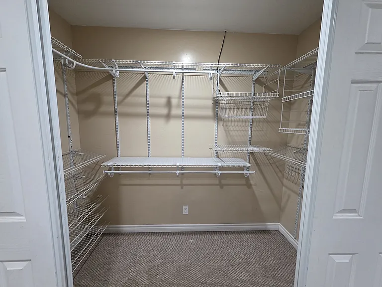 215 Almond St — Photo 16
