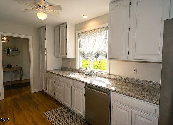 4th image of 4734 Calumet Dr