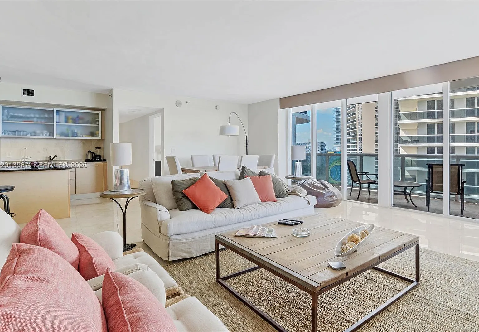 Beach Club Condo — Photo 2