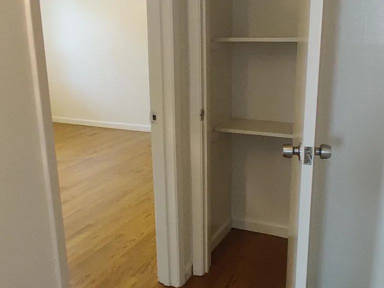 5939 Oram St #104 — Photo 7