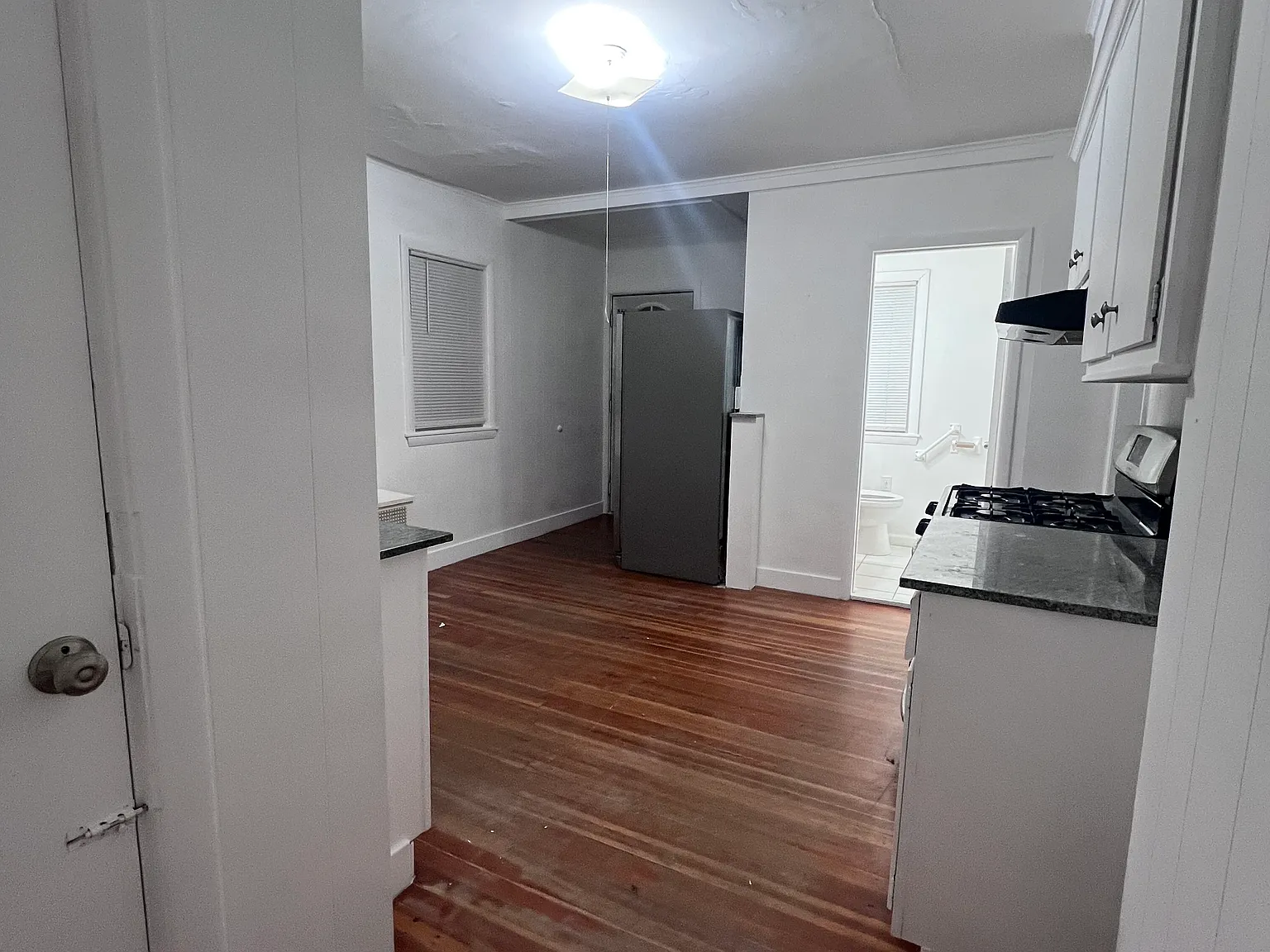 3 bed, 1.5 bath, 1450 sqft, $2,200 — Photo 4