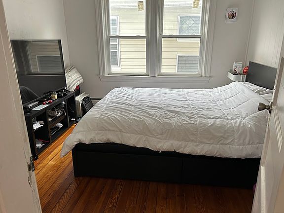 2nd image of 25 Villa Ave Floor 2