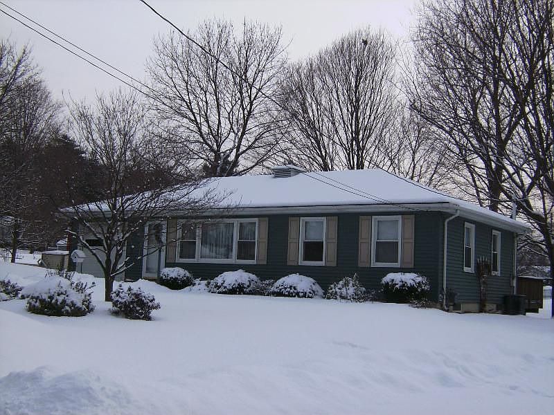 1st image of 27 Hilltop Dr