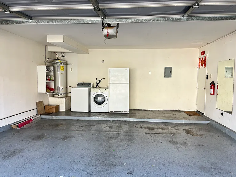908 S Garfield Ave — Photo 2