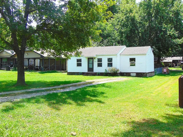 324 W Cypress St, Coweta, OK 74429